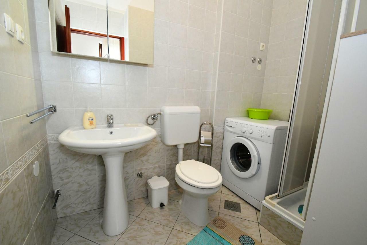 Studio Apartman Kris Marinici  Екстер'єр фото