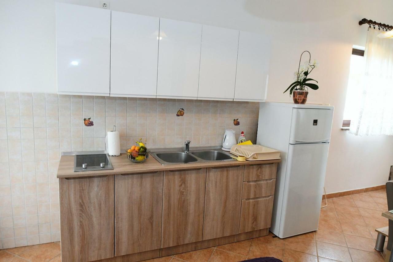 Studio Apartman Kris Marinici  Екстер'єр фото